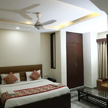 Hotel Sar Kamla Dham Skd Vrindavan Fully Vaccinated Staff 外观 照片