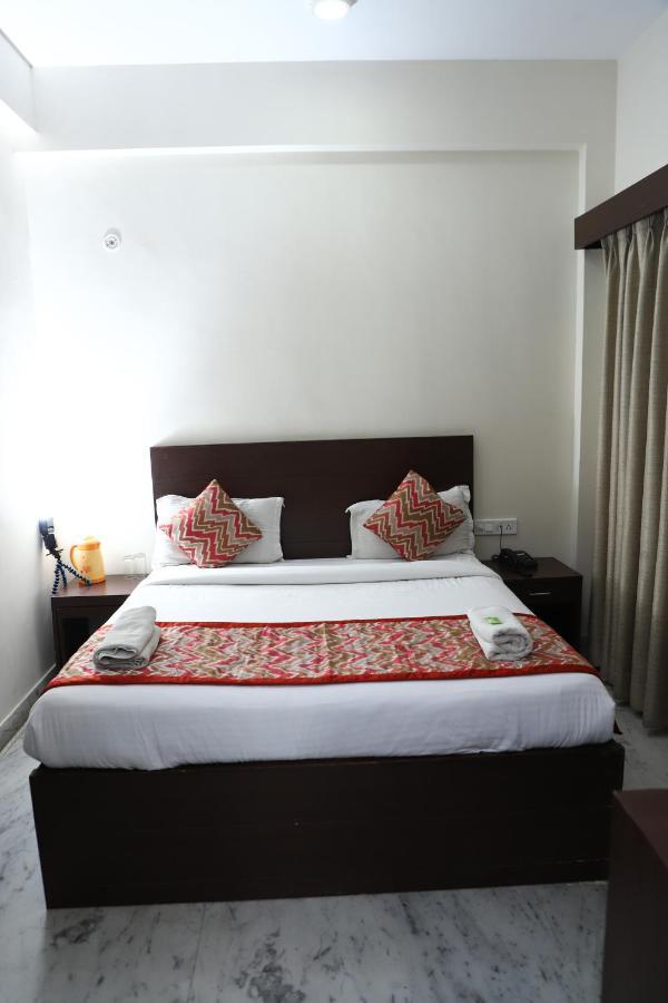Hotel Sar Kamla Dham Skd Vrindavan Fully Vaccinated Staff 外观 照片