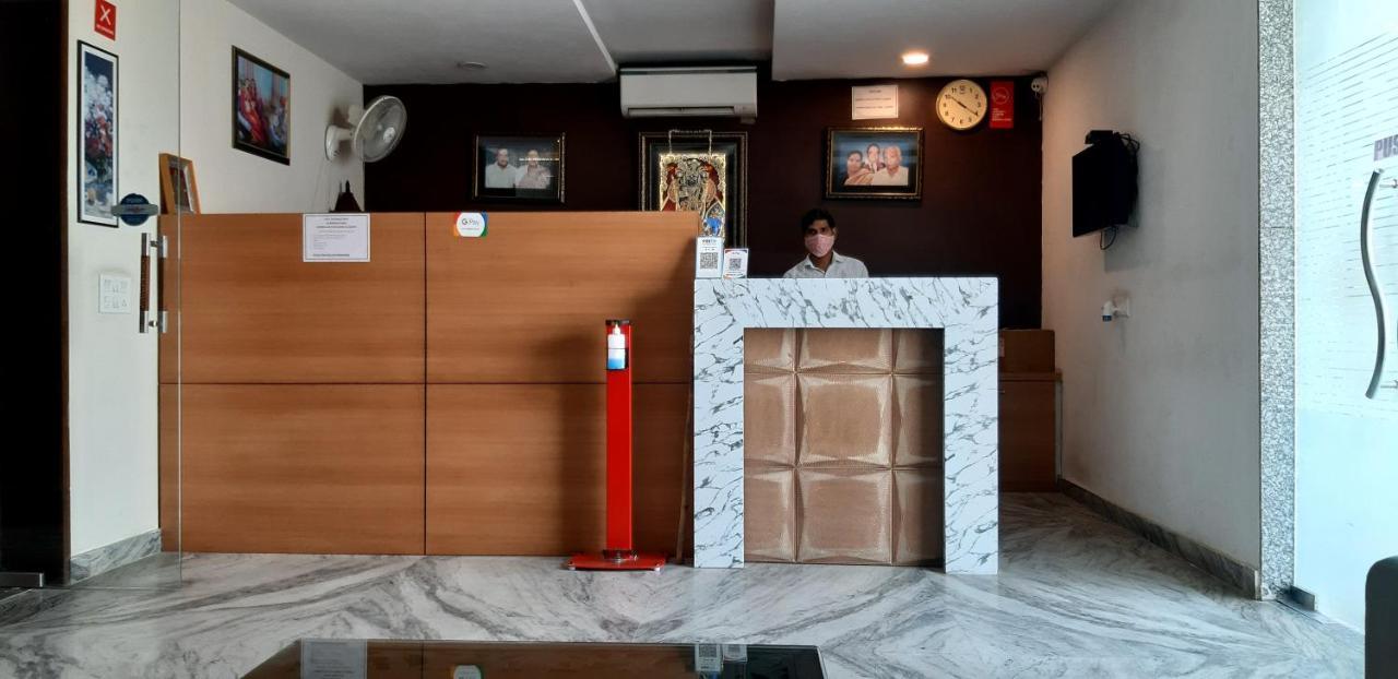 Hotel Sar Kamla Dham Skd Vrindavan Fully Vaccinated Staff 外观 照片
