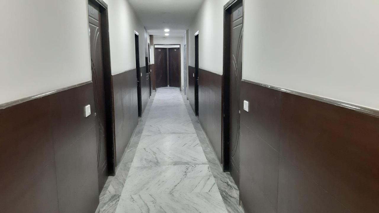 Hotel Sar Kamla Dham Skd Vrindavan Fully Vaccinated Staff 外观 照片