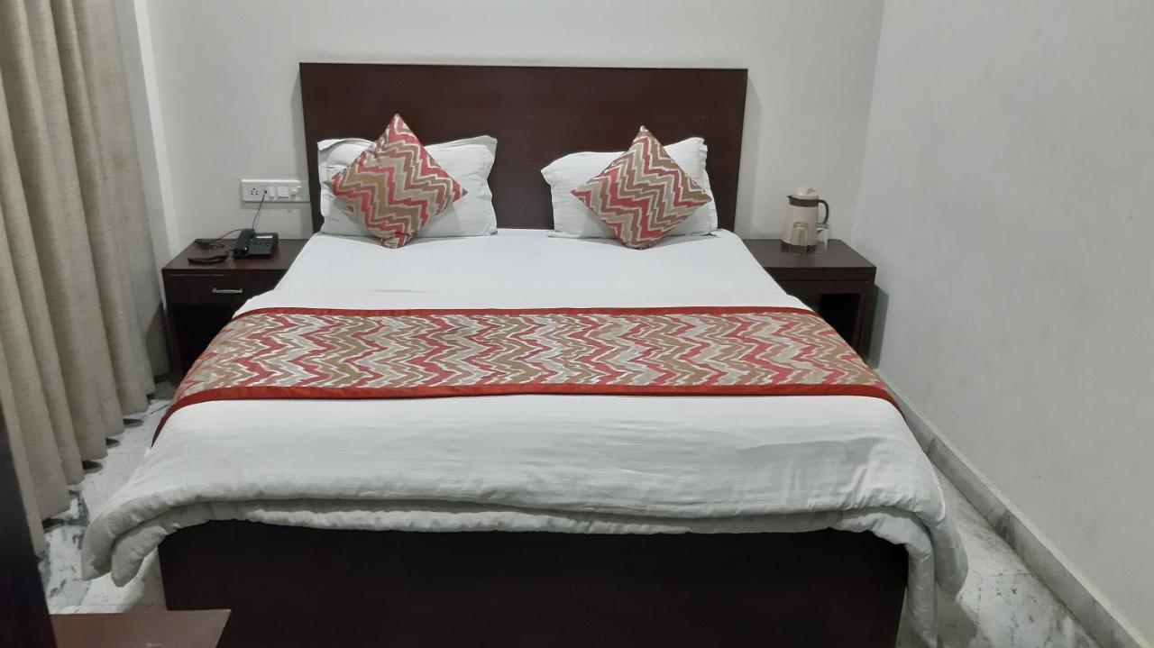 Hotel Sar Kamla Dham Skd Vrindavan Fully Vaccinated Staff 外观 照片