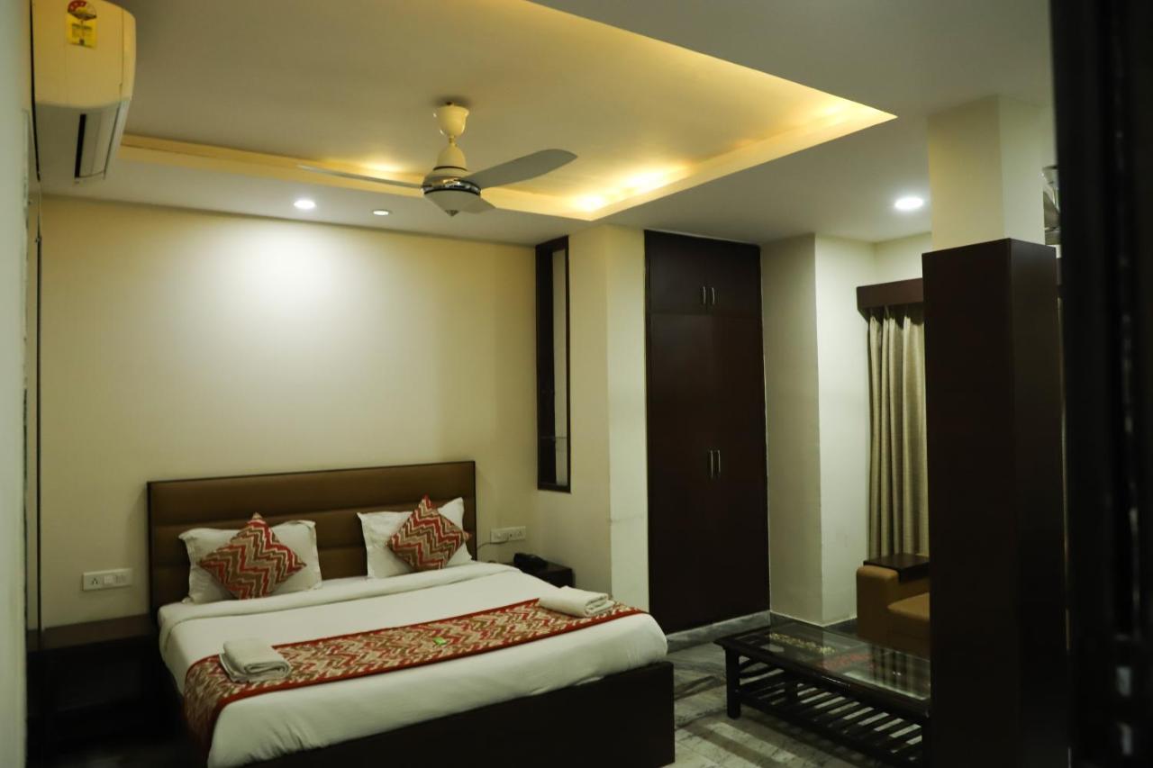 Hotel Sar Kamla Dham Skd Vrindavan Fully Vaccinated Staff 外观 照片