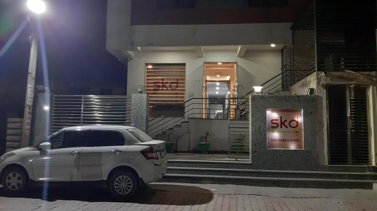 Hotel Sar Kamla Dham Skd Vrindavan Fully Vaccinated Staff 外观 照片