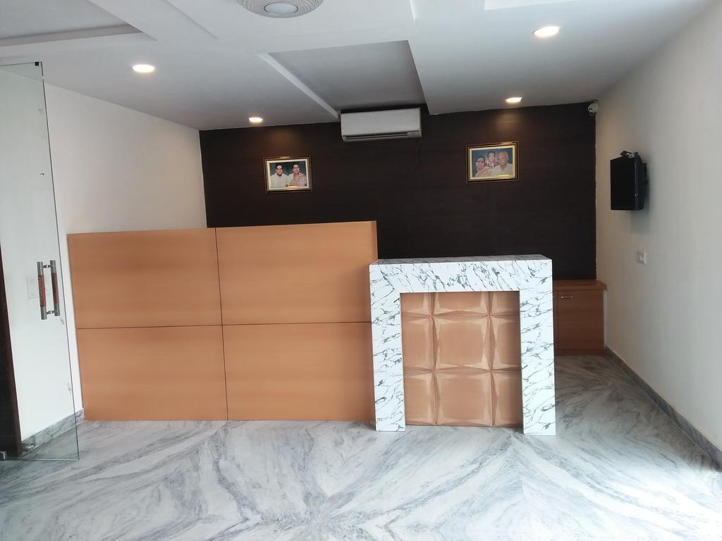 Hotel Sar Kamla Dham Skd Vrindavan Fully Vaccinated Staff 外观 照片