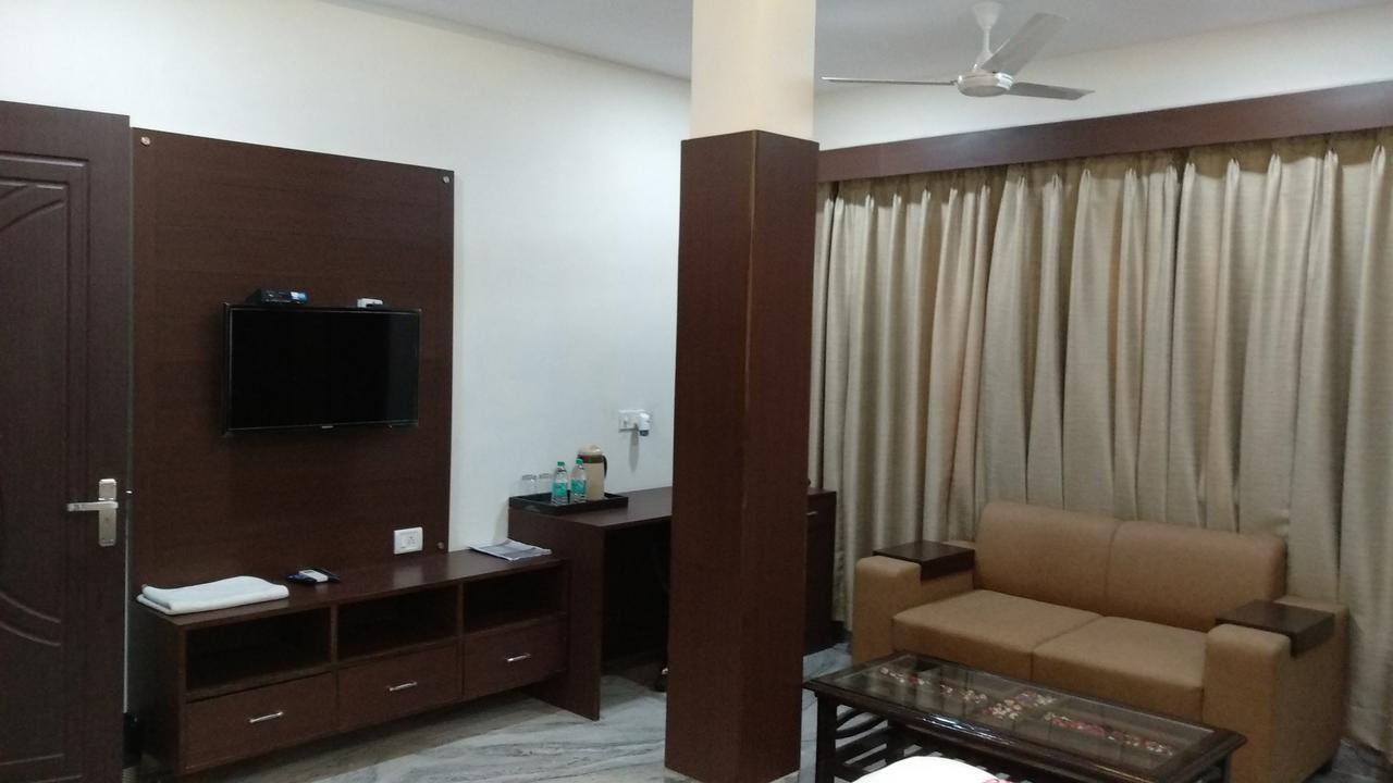 Hotel Sar Kamla Dham Skd Vrindavan Fully Vaccinated Staff 外观 照片