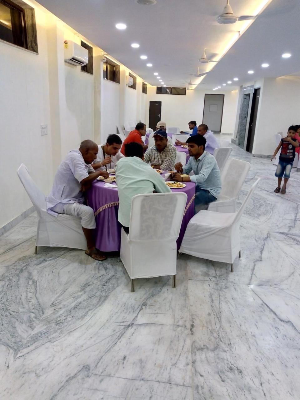 Hotel Sar Kamla Dham Skd Vrindavan Fully Vaccinated Staff 外观 照片