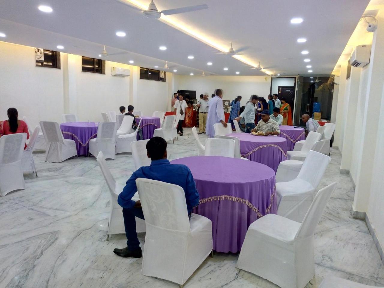 Hotel Sar Kamla Dham Skd Vrindavan Fully Vaccinated Staff 外观 照片