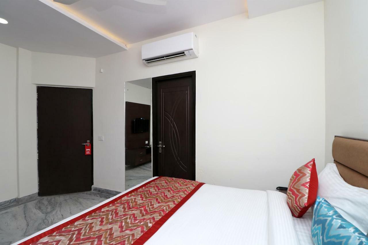 Hotel Sar Kamla Dham Skd Vrindavan Fully Vaccinated Staff 外观 照片