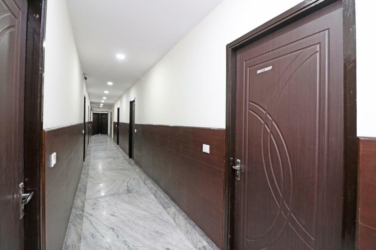 Hotel Sar Kamla Dham Skd Vrindavan Fully Vaccinated Staff 外观 照片