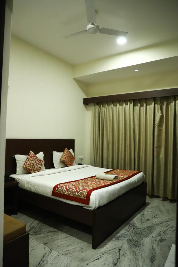 Hotel Sar Kamla Dham Skd Vrindavan Fully Vaccinated Staff 外观 照片