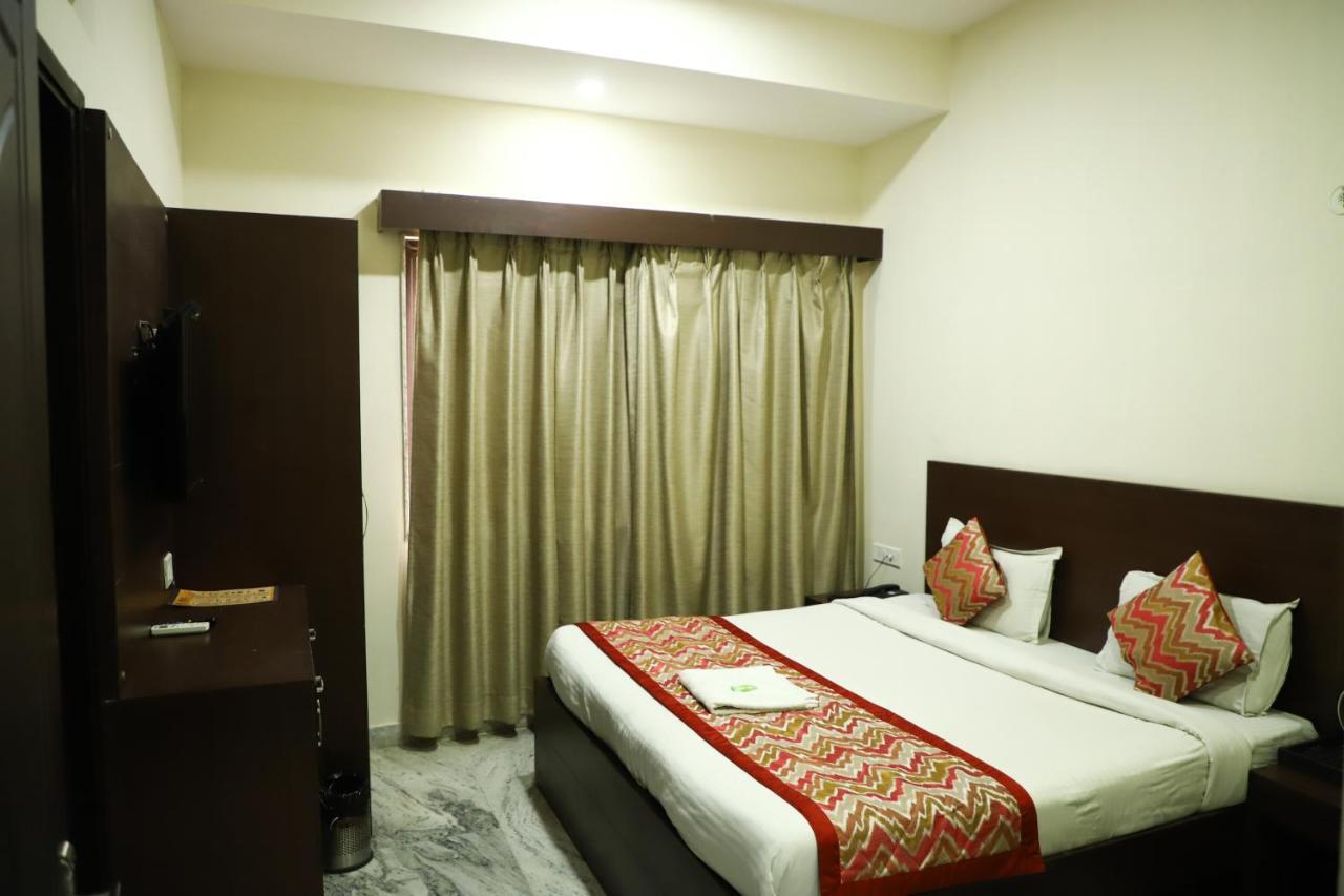 Hotel Sar Kamla Dham Skd Vrindavan Fully Vaccinated Staff 外观 照片