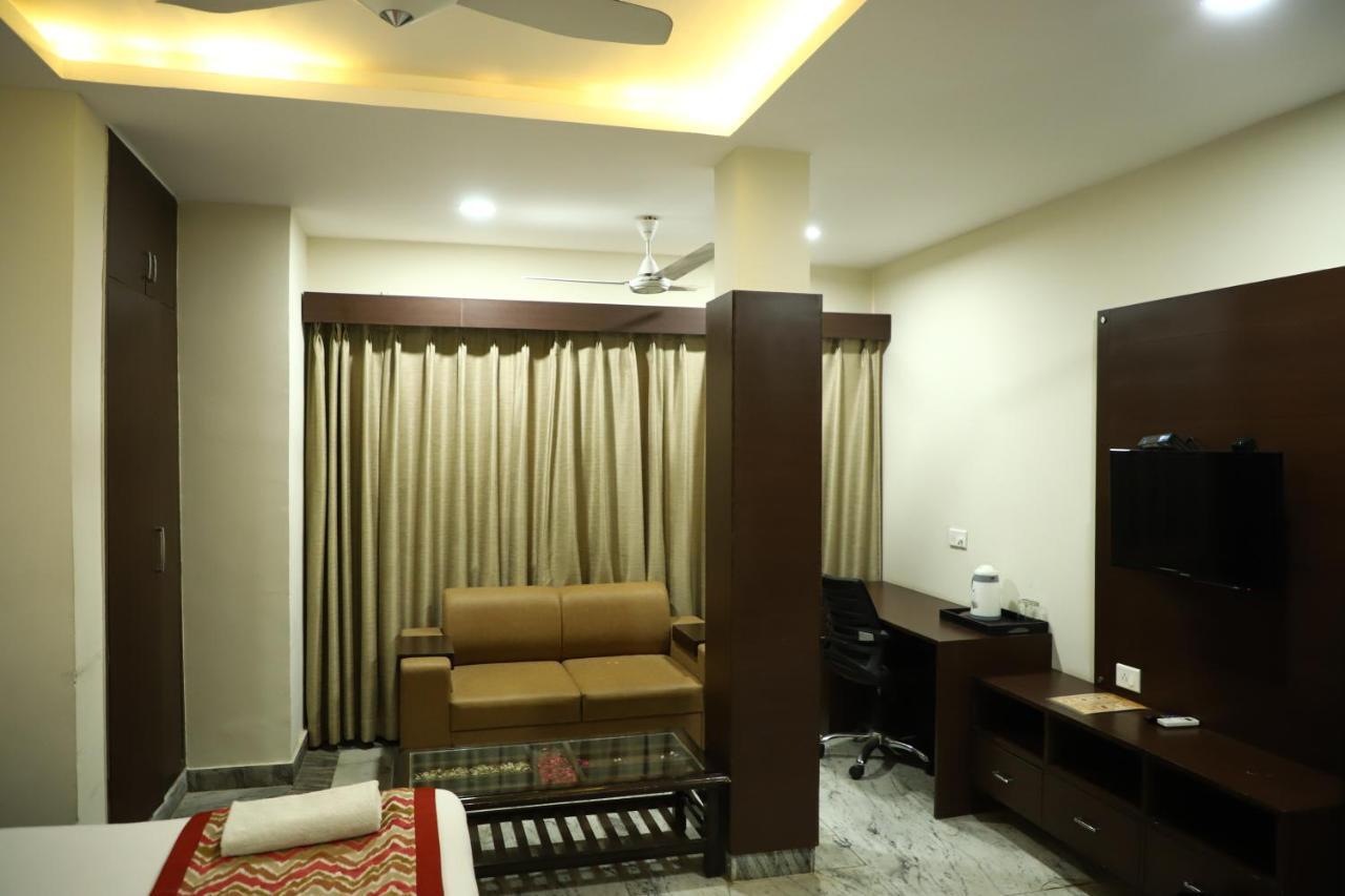 Hotel Sar Kamla Dham Skd Vrindavan Fully Vaccinated Staff 外观 照片