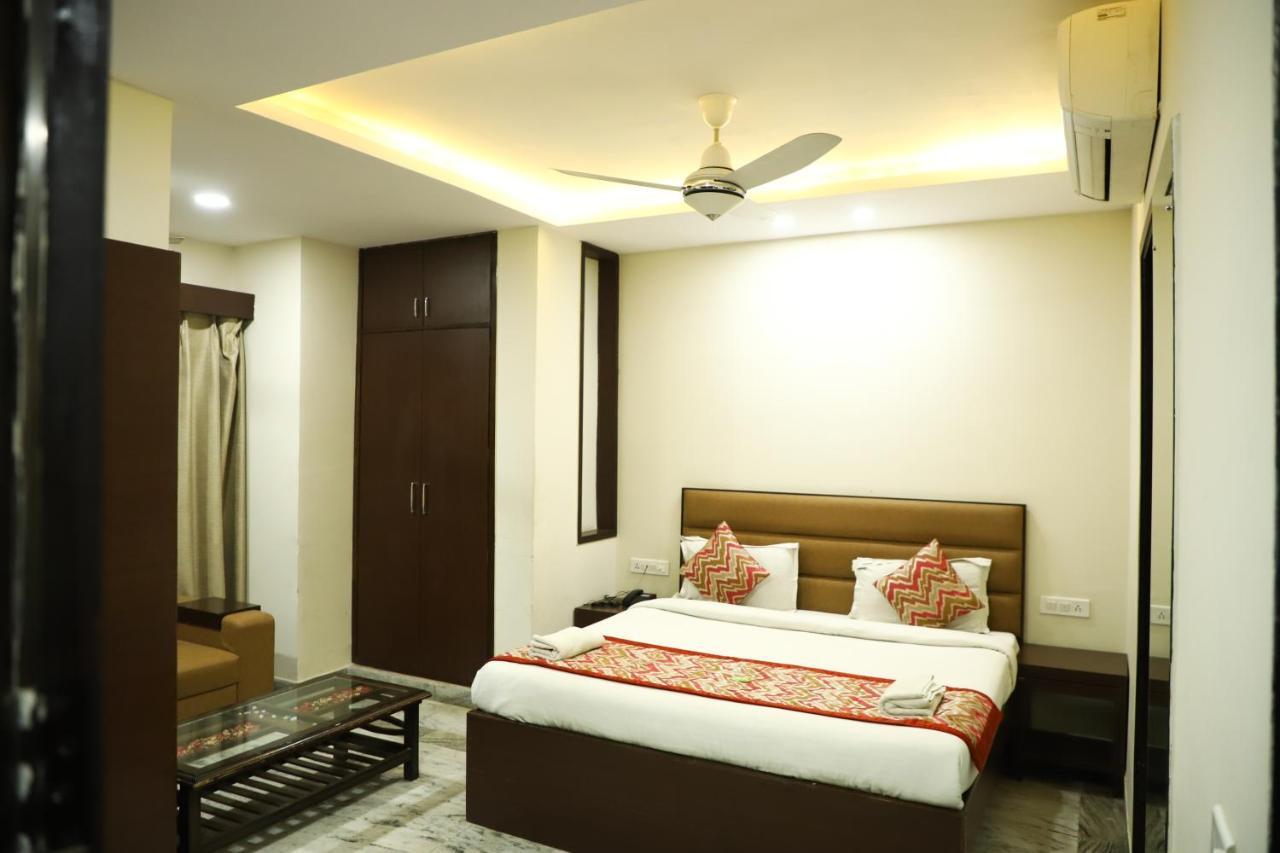 Hotel Sar Kamla Dham Skd Vrindavan Fully Vaccinated Staff 外观 照片