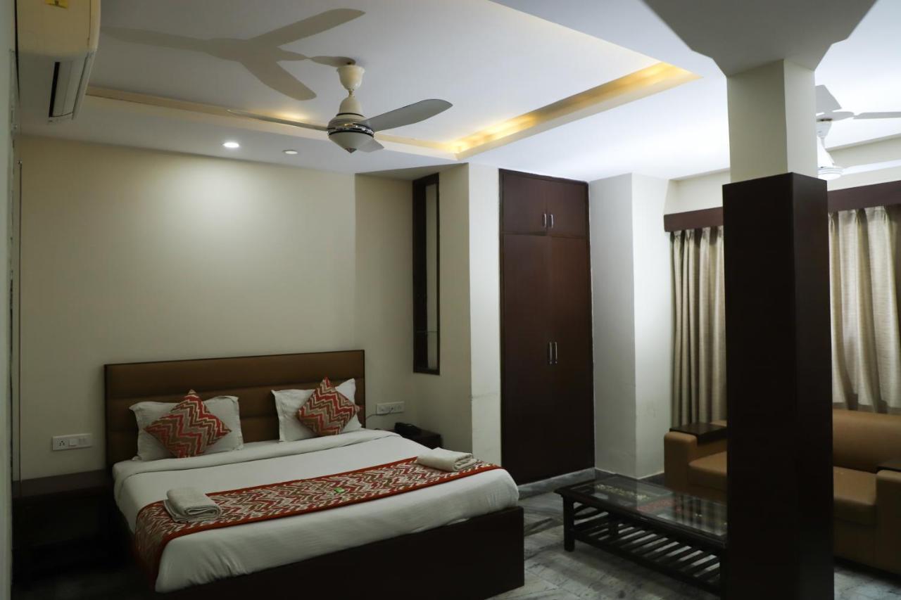 Hotel Sar Kamla Dham Skd Vrindavan Fully Vaccinated Staff 外观 照片